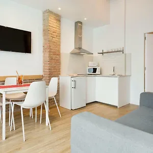 Apart-hotel Bcnstop Parc Gueell, Barcelona